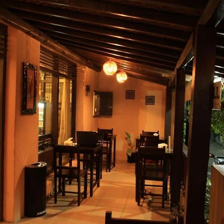 Andrea Hotel Yogyakarta Exterior foto